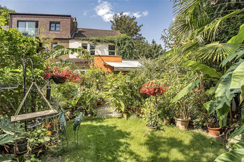 Property photo 3 of 19 Garden