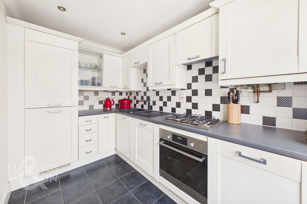 Property photo 3 of 31