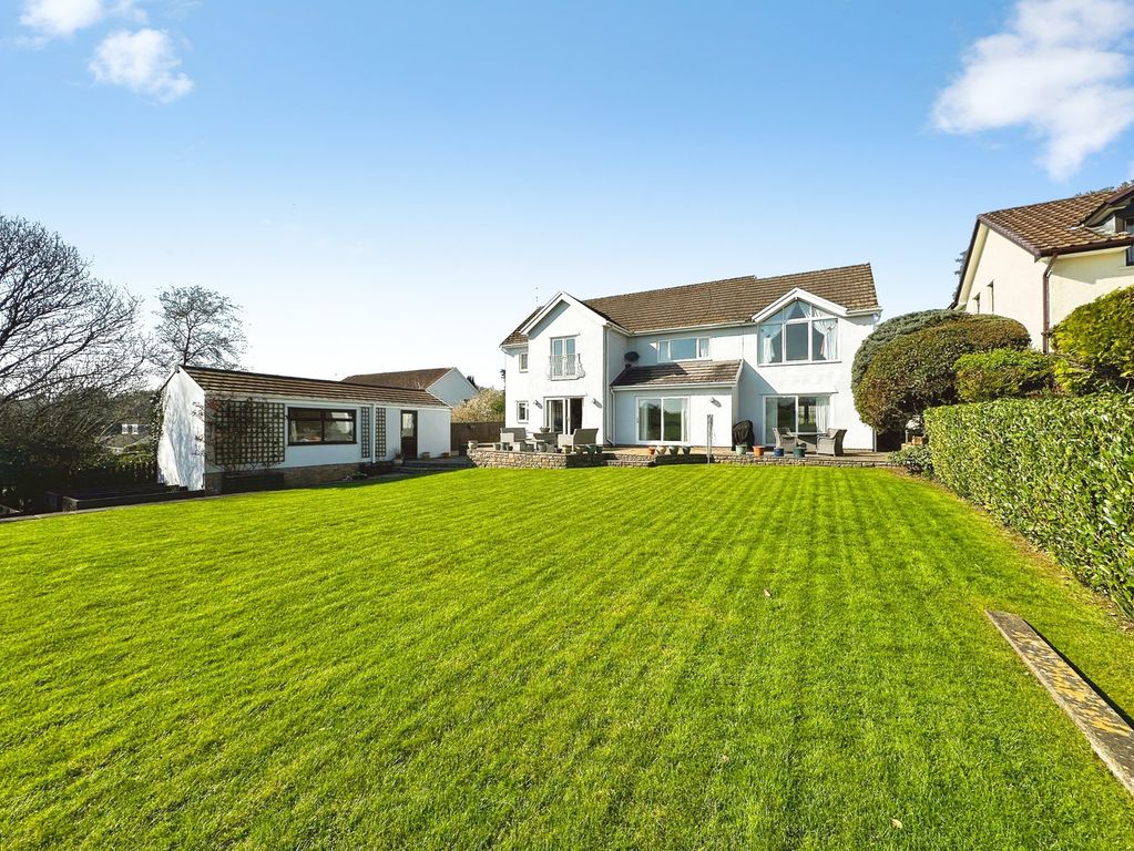 Property photo 2 of 18