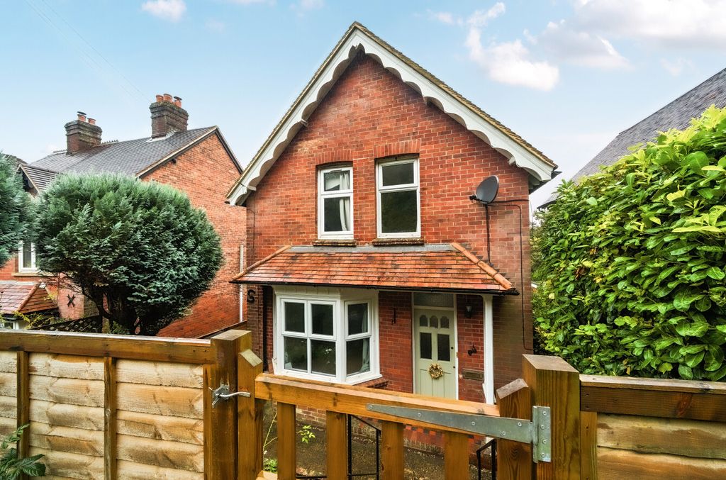 Property photo 1 of 17 1362305-1-68Df922...