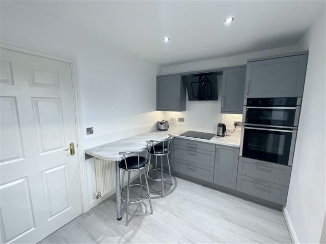 Property photo 3 of 19 Kitchen