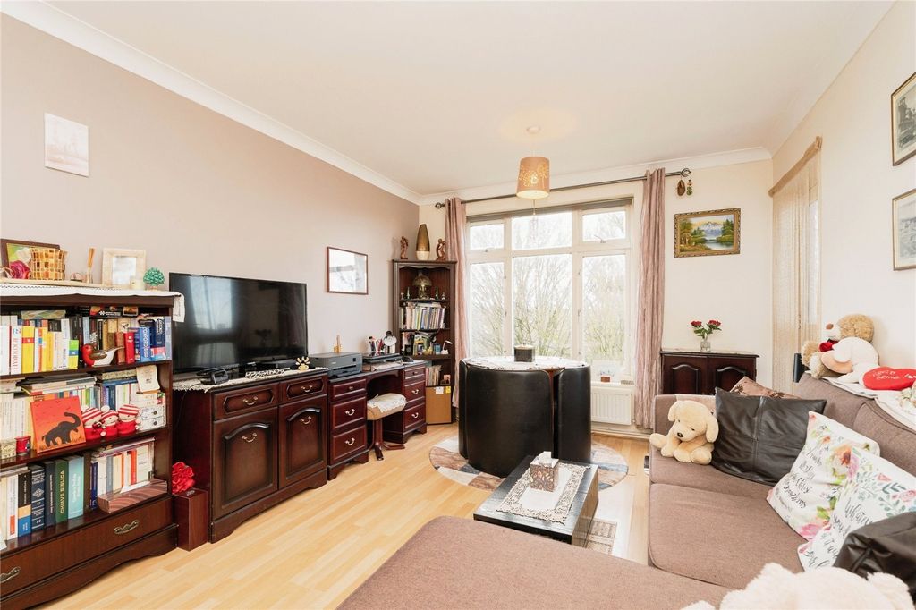 Property photo 3 of 17 Photography