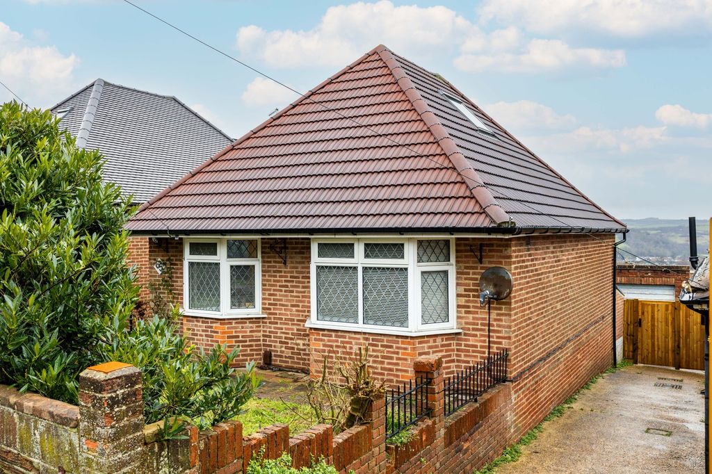 Property photo 1 of 12