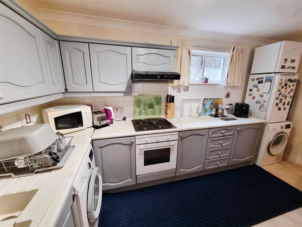 Additional image 11 of 1 bed flat for saleBounsalls Court, Launceston PL15