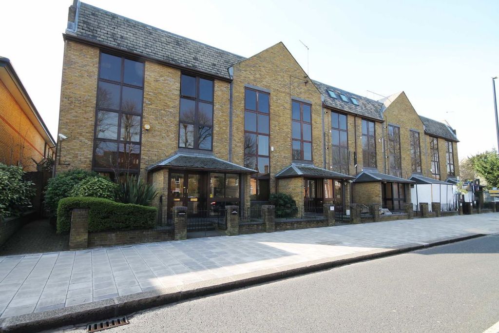 Property photo 1 of 1