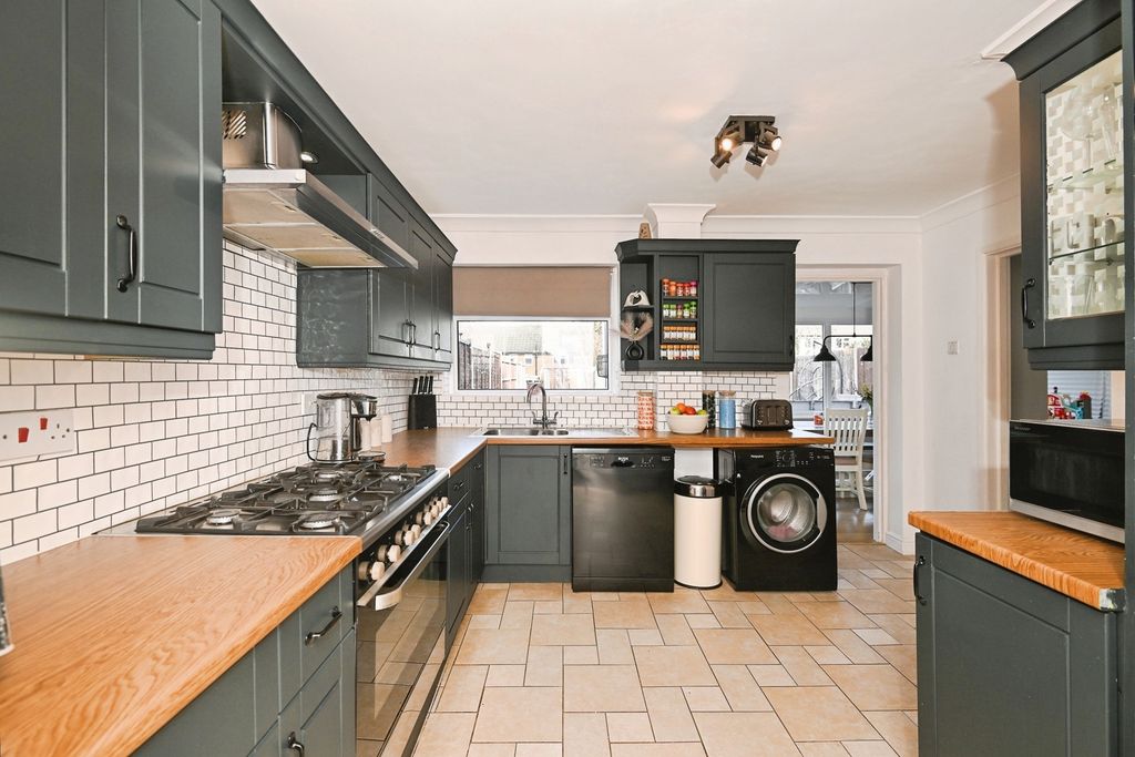 Property photo 2 of 20 Pbox-Img.Jpg