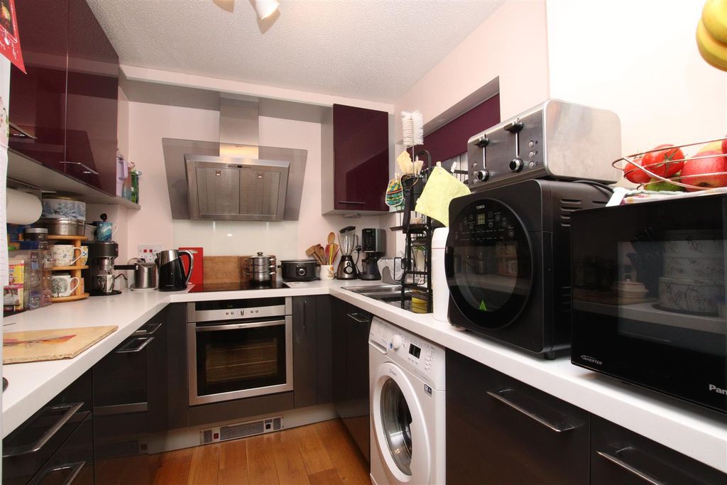 Property photo 3 of 16 Kitchen.Jpg