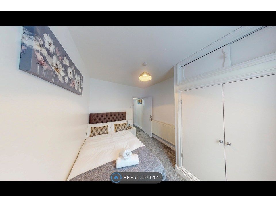 Property photo 3 of 34