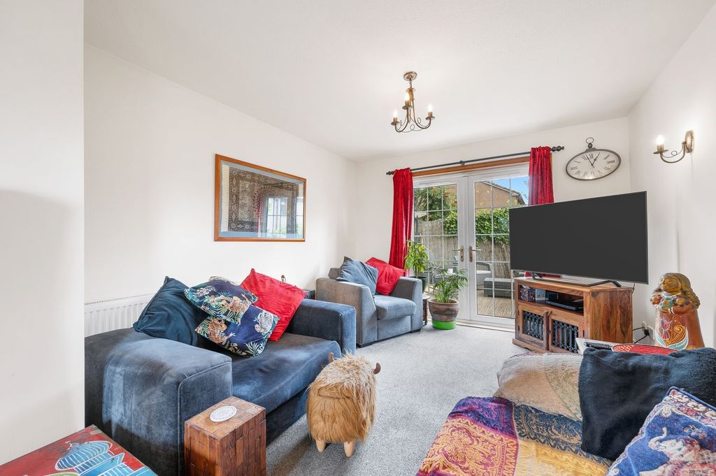 Property photo 2 of 32