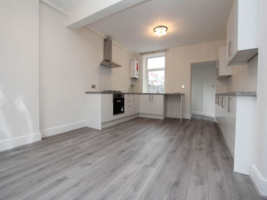 Property photo 1 of 9 Lounge Kitchen i