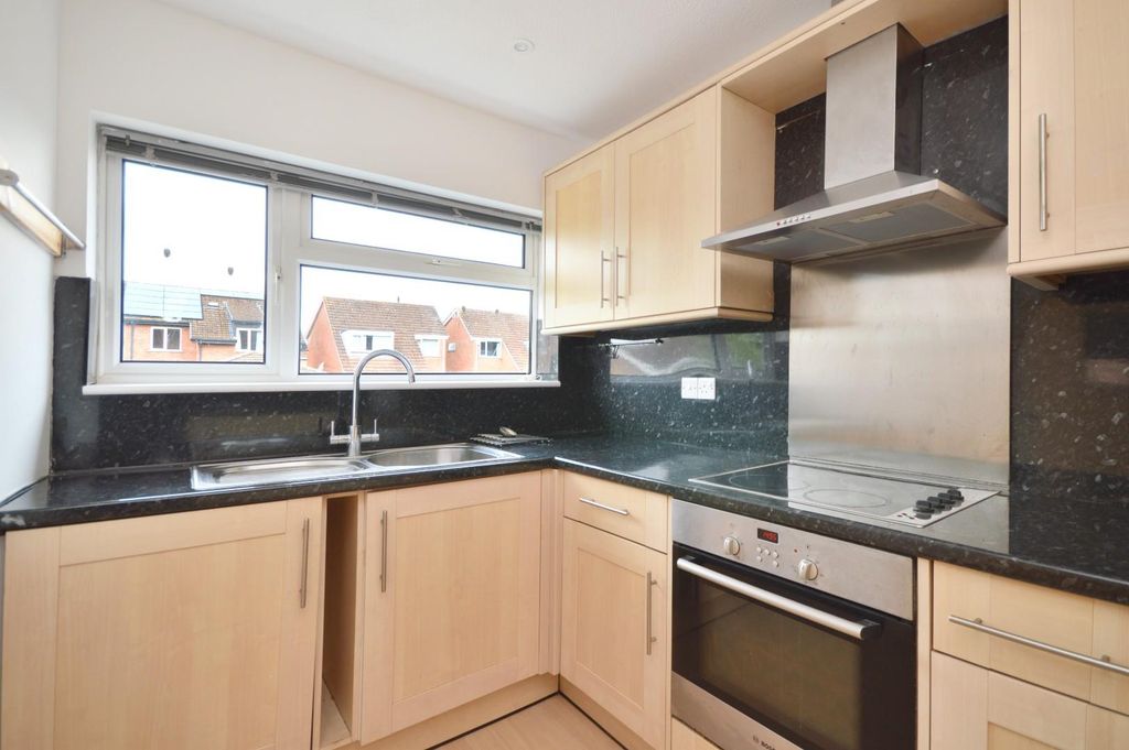 Property photo 2 of 17 Kitchen