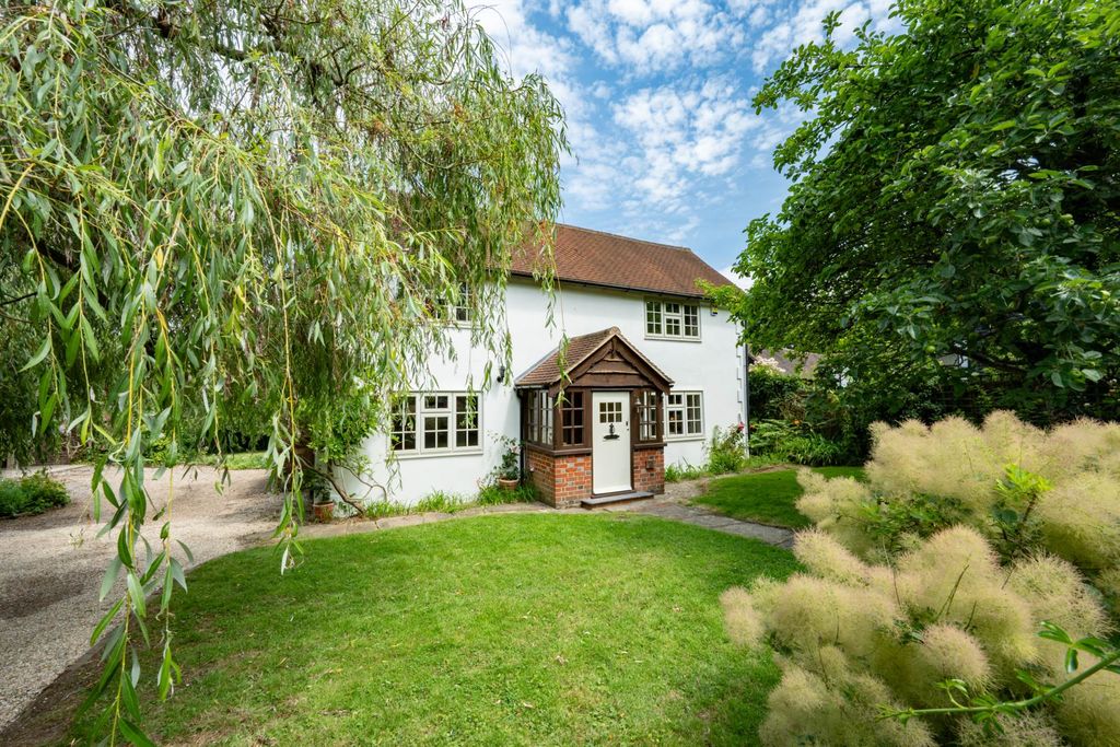 Property photo 2 of 25