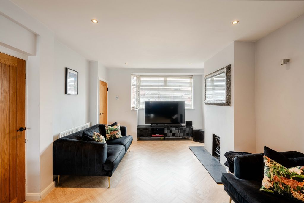Property photo 3 of 28 3