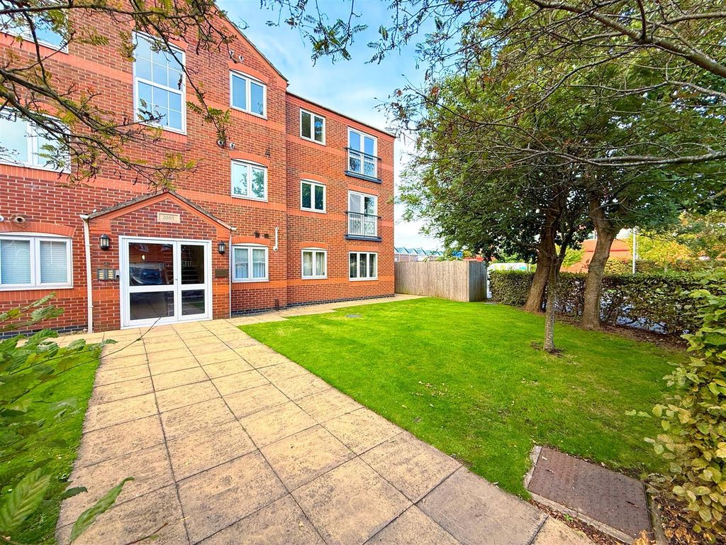 Property photo 2 of 13 Grants Yard, Burton On Trent (14).Jpg