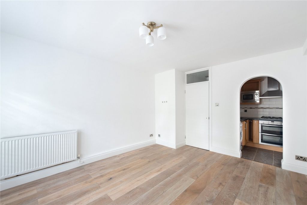 Property photo 2 of 11 Picture No. 13