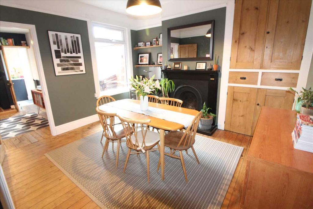 Property photo 3 of 15 Dining Room