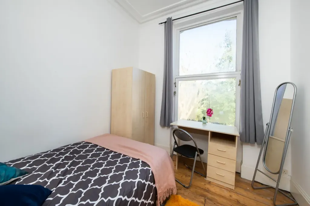 Property photo 3 of 11