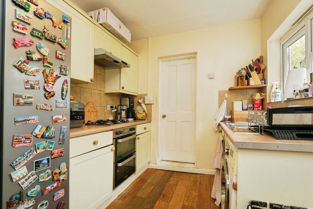 Property photo 3 of 16 Photo
