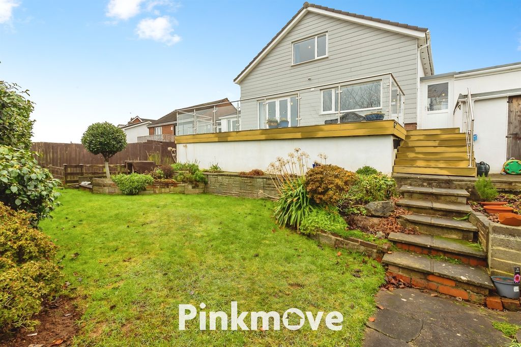 Property photo 2 of 27