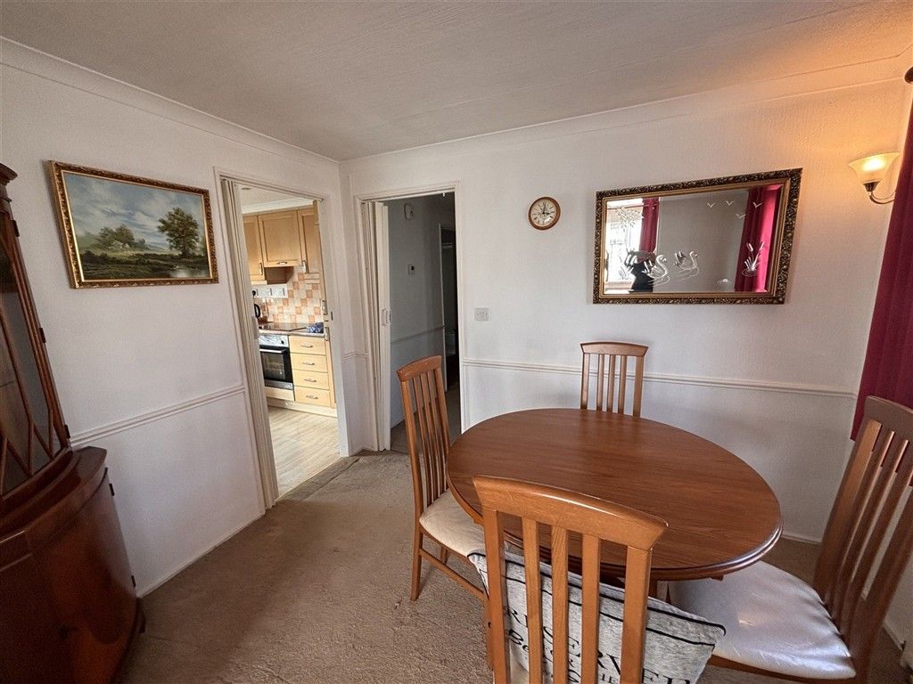 Property photo 1 of 10 Dining Area