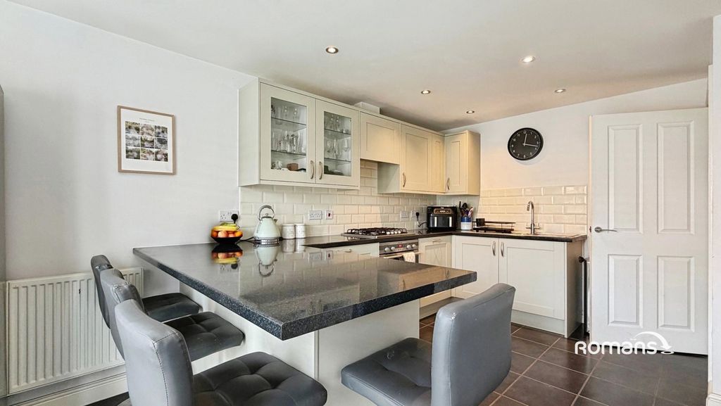 Property photo 3 of 22 Pbox-Img.Jpg