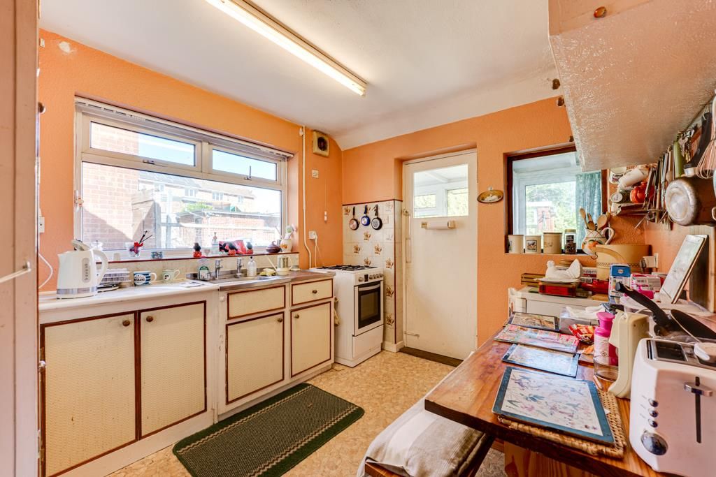 Property photo 3 of 30 44 Penine Way, Kettering-26.Jpg