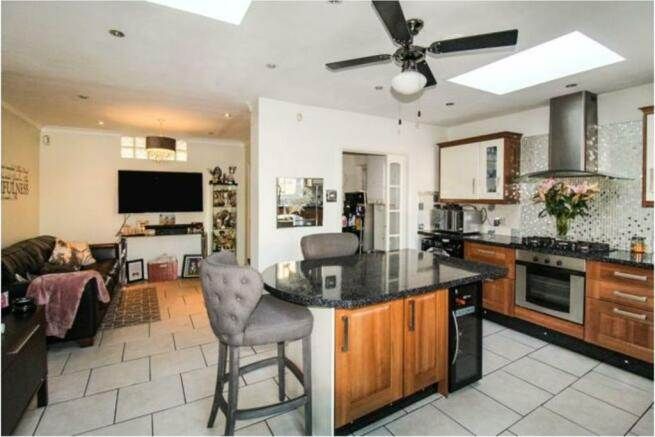Property photo 3 of 18