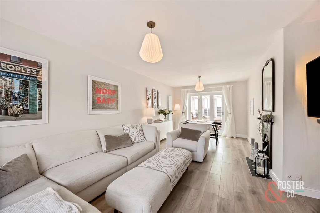 Property photo 3 of 22 Bramble Rise 7-014.Jpg
