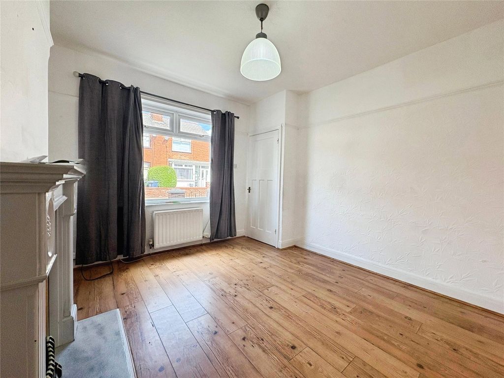 Property photo 3 of 13 Picture No. 12