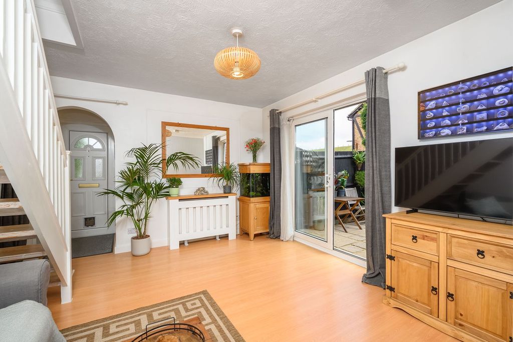 Property photo 3 of 19