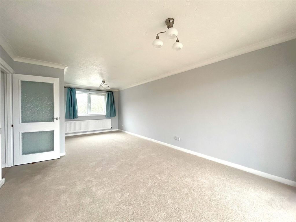 Property photo 3 of 16 2