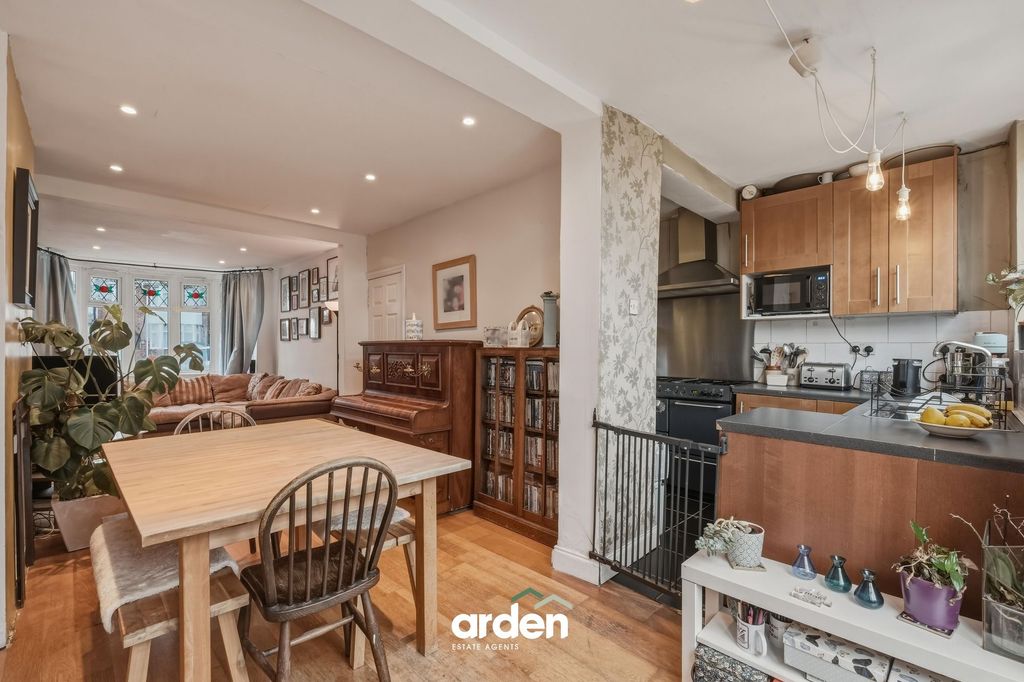 Property photo 3 of 16