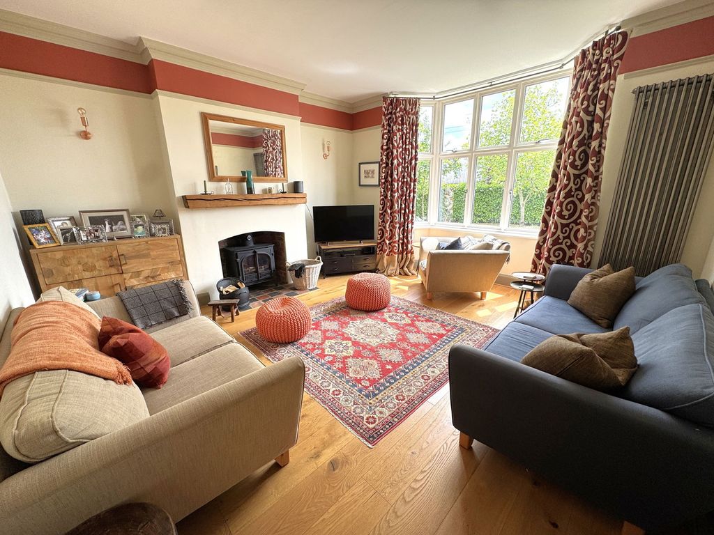 Property photo 3 of 31