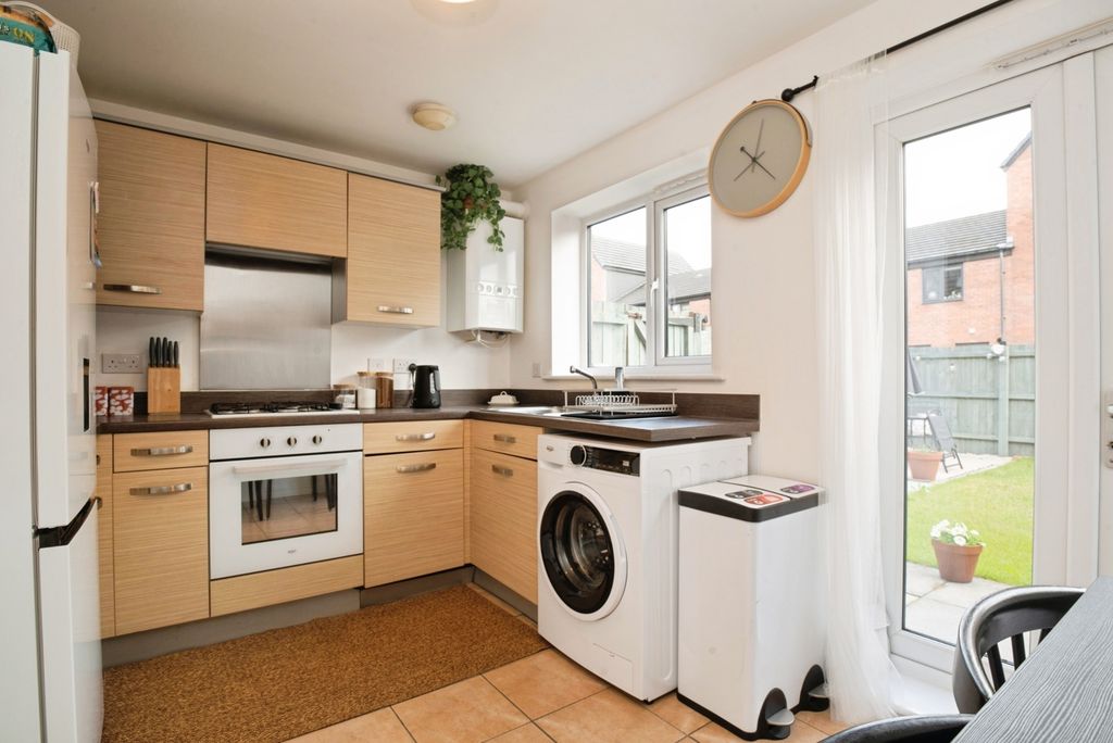 Property photo 2 of 16 Kitchen