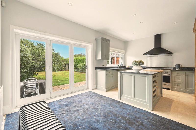 Property photo 2 of 22 Photo 12