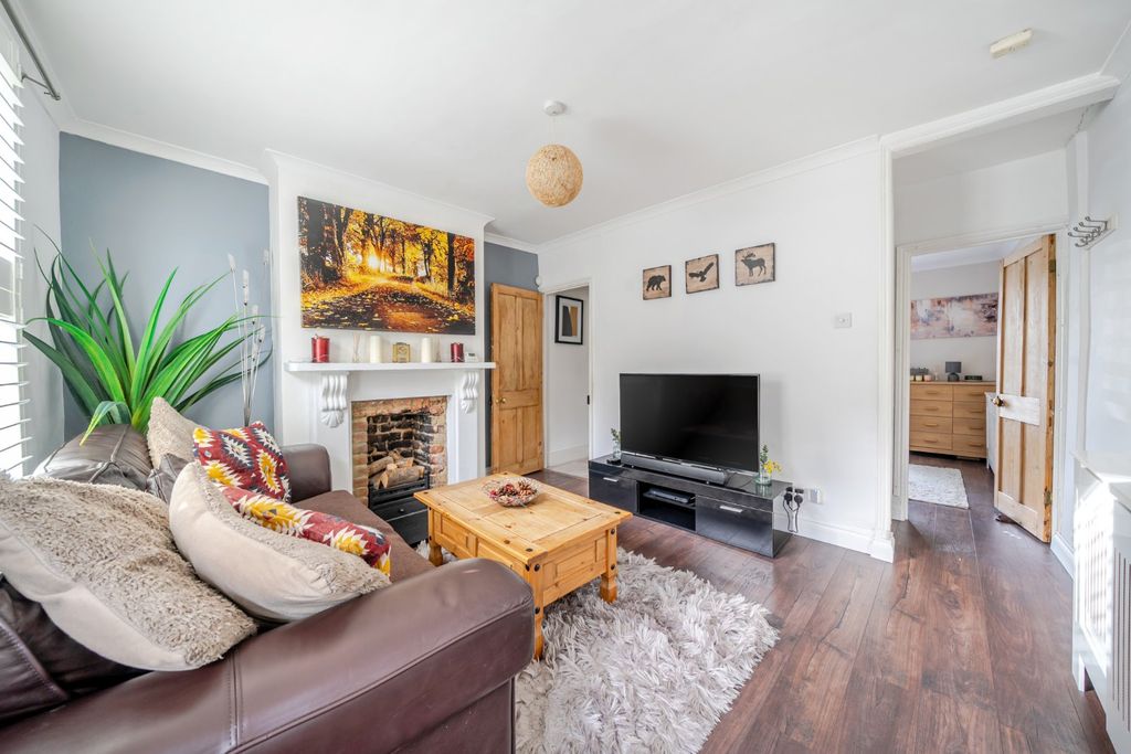 Property photo 3 of 20 Living Room