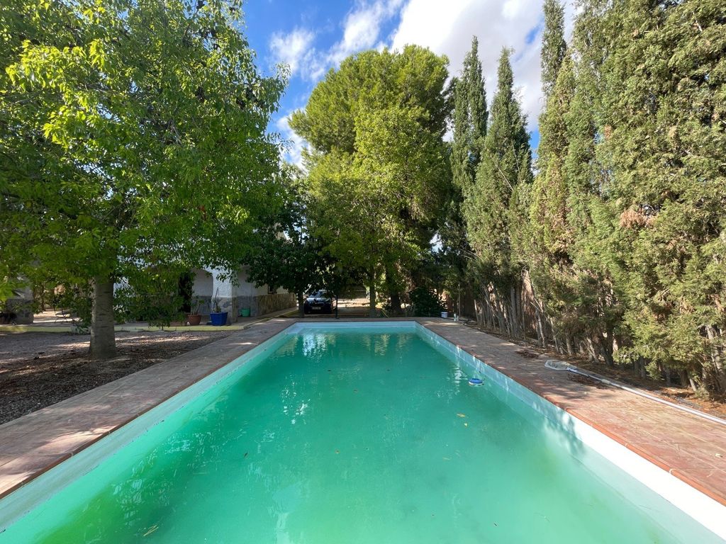 Property photo 3 of 38