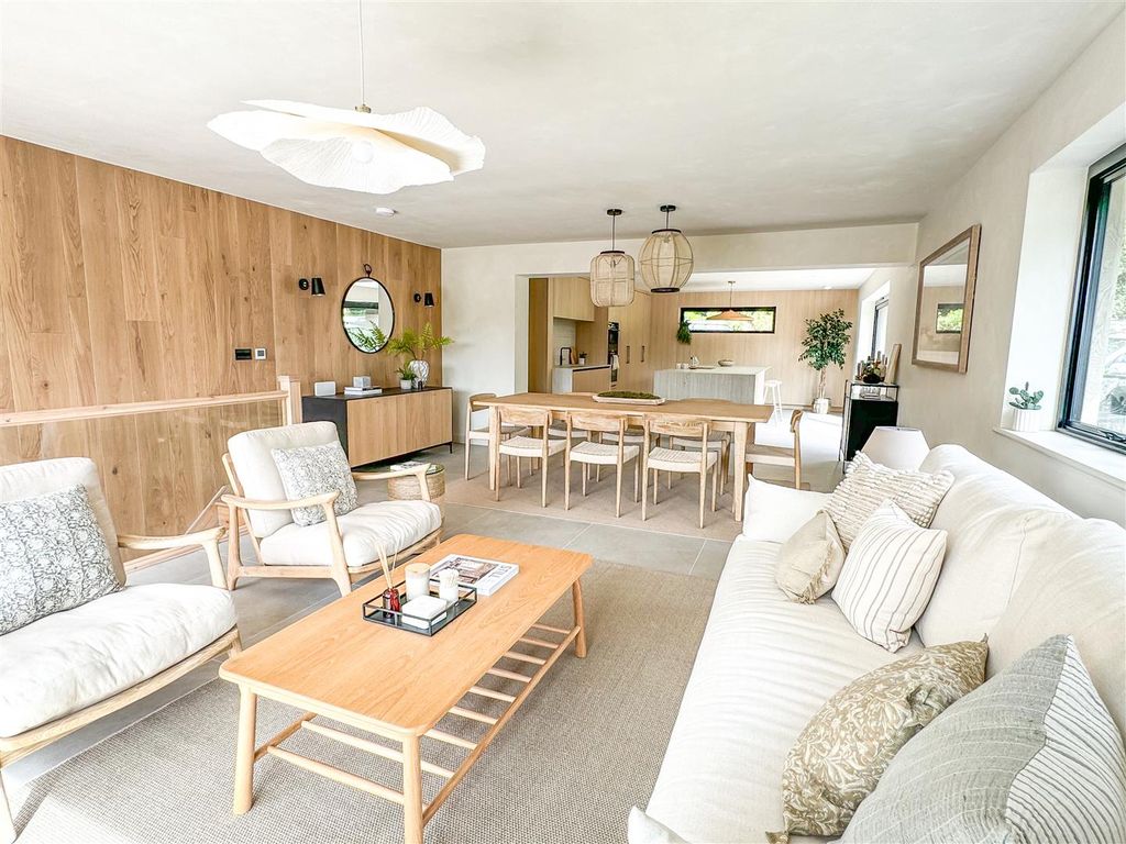 Property photo 2 of 33