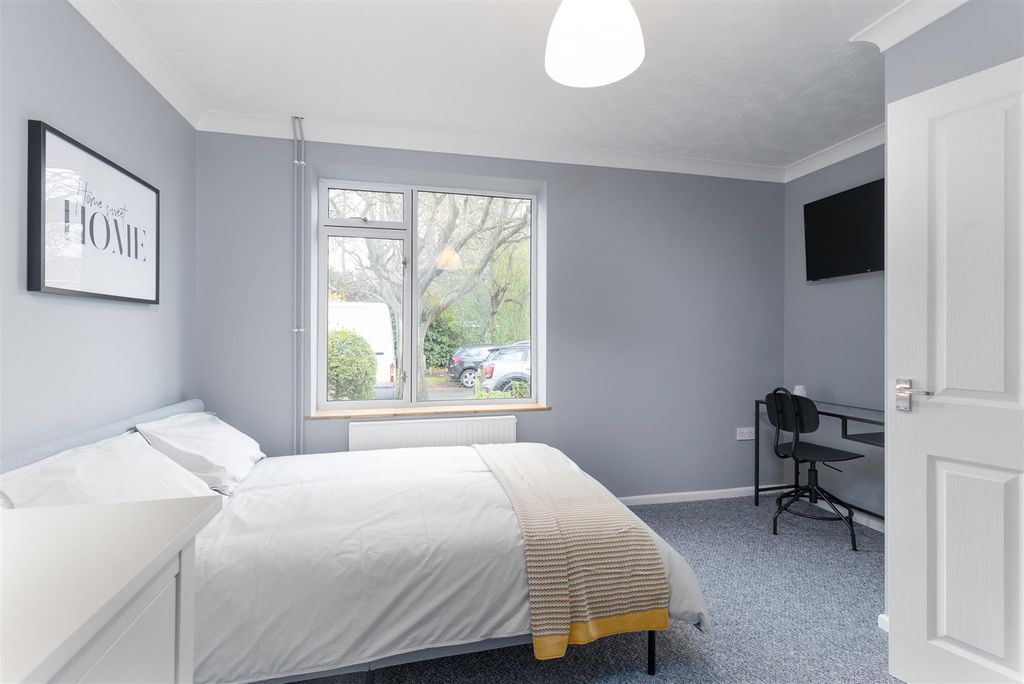 Property photo 2 of 9 96 Peckover Road - Norwich-Bed1-1.Jpg