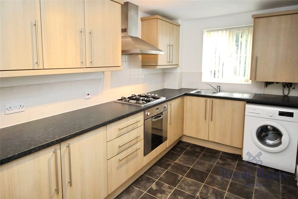 Property photo 2 of 7 Picture No. 11