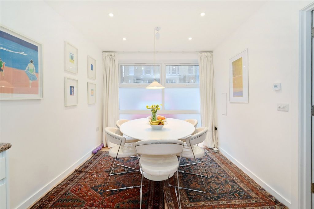 Property photo 3 of 20 Reception