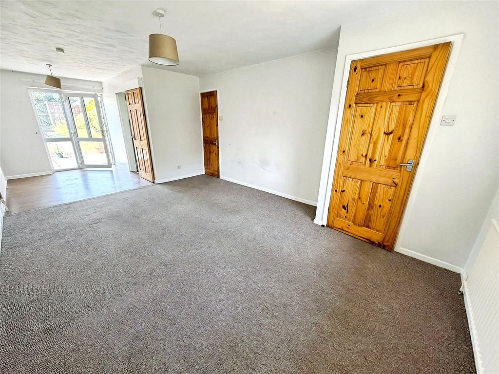 Property photo 2 of 12 Picture No. 24