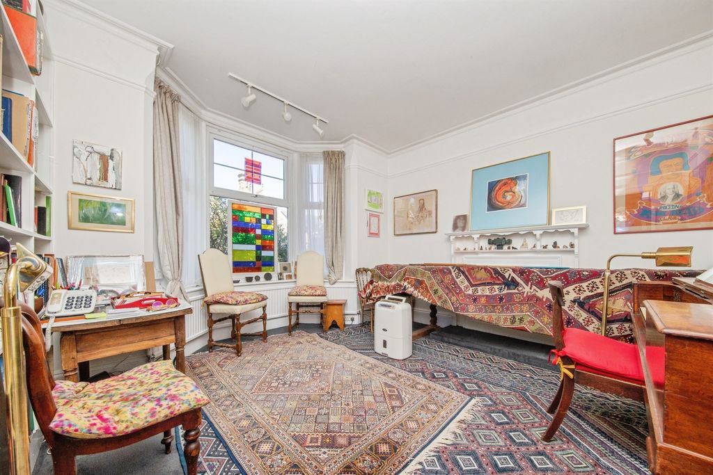 Property photo 3 of 22