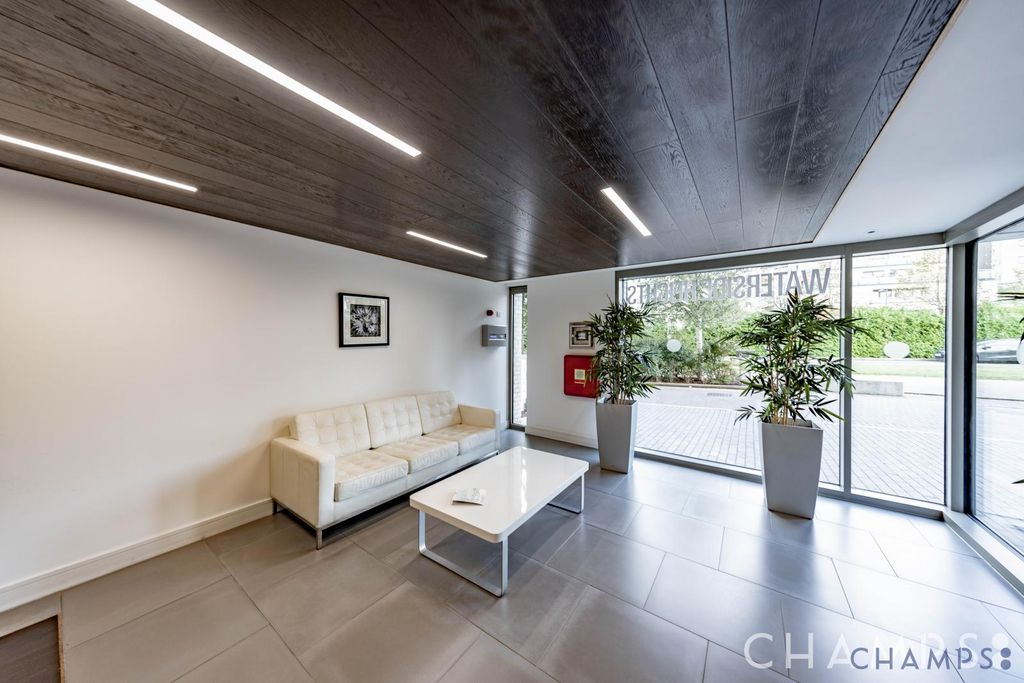 Property photo 2 of 9 Gallery