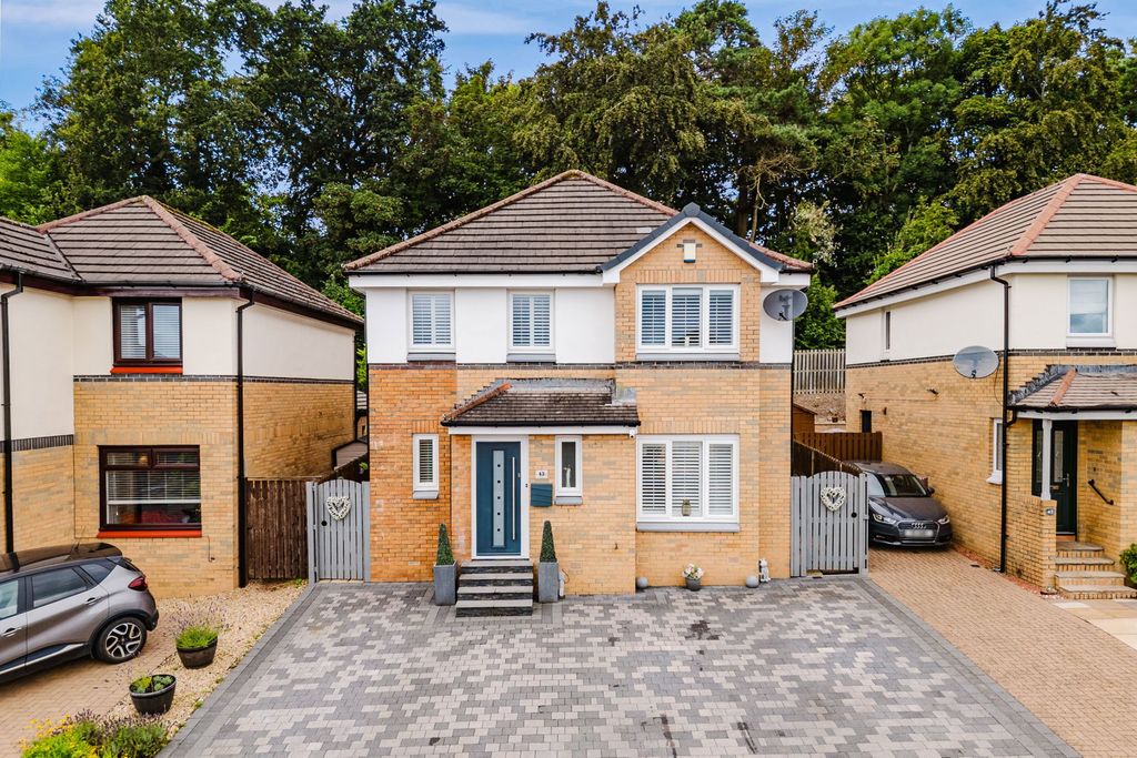 Property photo 1 of 44