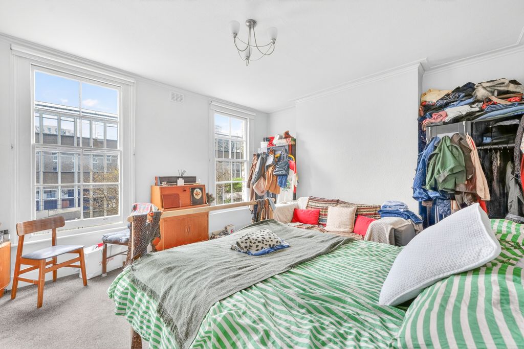 Property photo 3 of 16 Bedroom