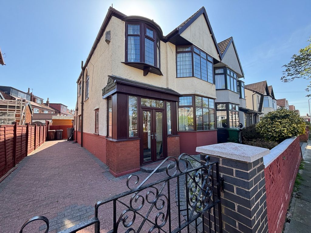 Property photo 1 of 31