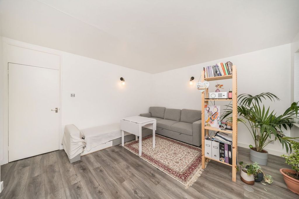 Property photo 1 of 4