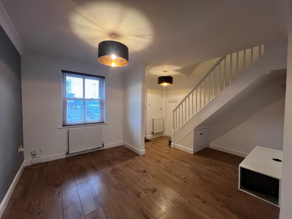 Property photo 3 of 9 Front