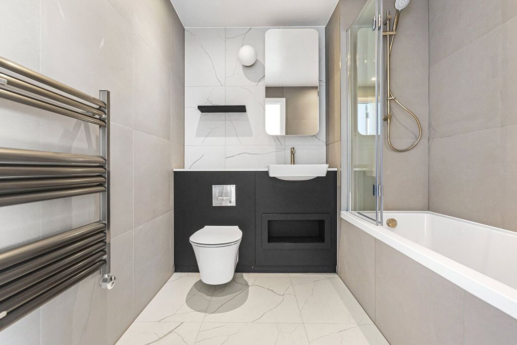 Property photo 3 of 12 Bathroom
